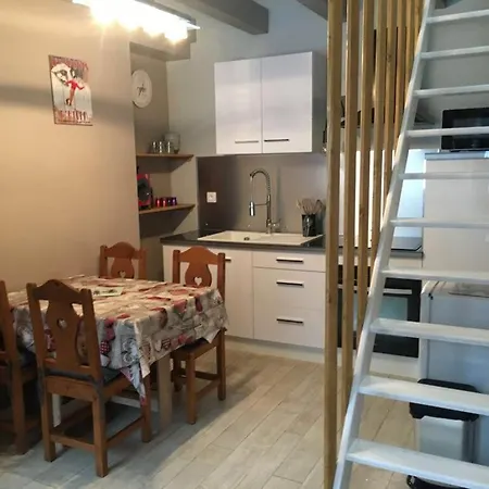 Maison Mitoyenne 35 M2 벨르보
